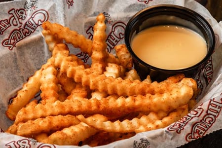 Pints-and-Plates-20240707_Crabfries-web-image_600x400